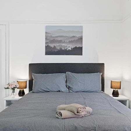 Burwood City Newly Renovated 2 Bed 2 Bath Free Private Parking Big Apt Sydney Esterno foto